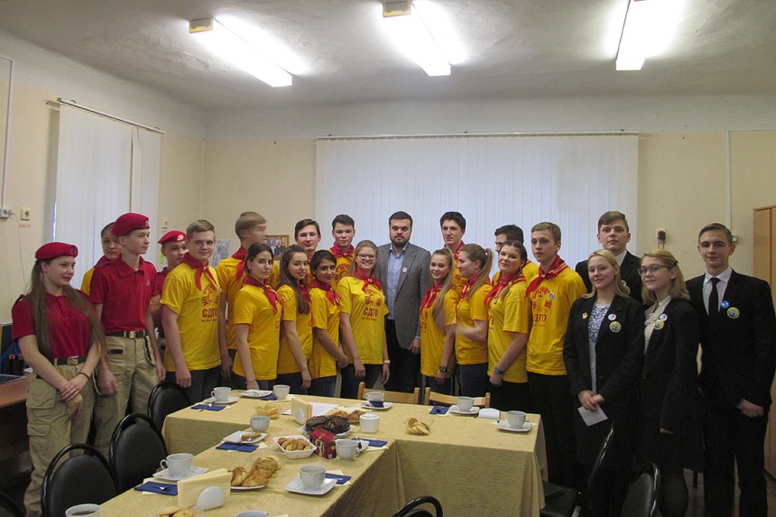 Центр образования и развития особый ребенок смоленск. Смоленск ул коммунистическая 4. Дворец творчества смоленск. Дворец творчества детей и молодежи смоленск. Центр детей и молодежи смоленск.