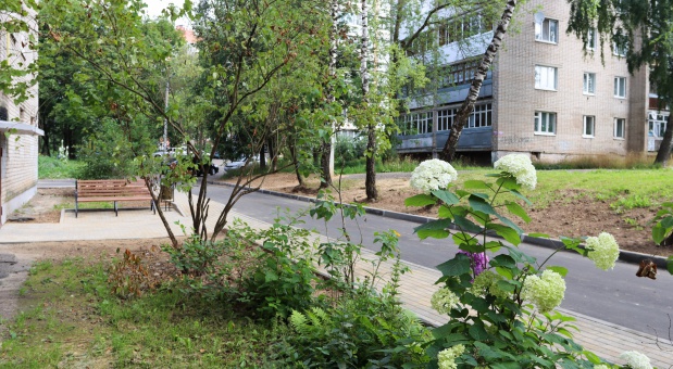 В Смоленске завершился ремонт еще одного двора
