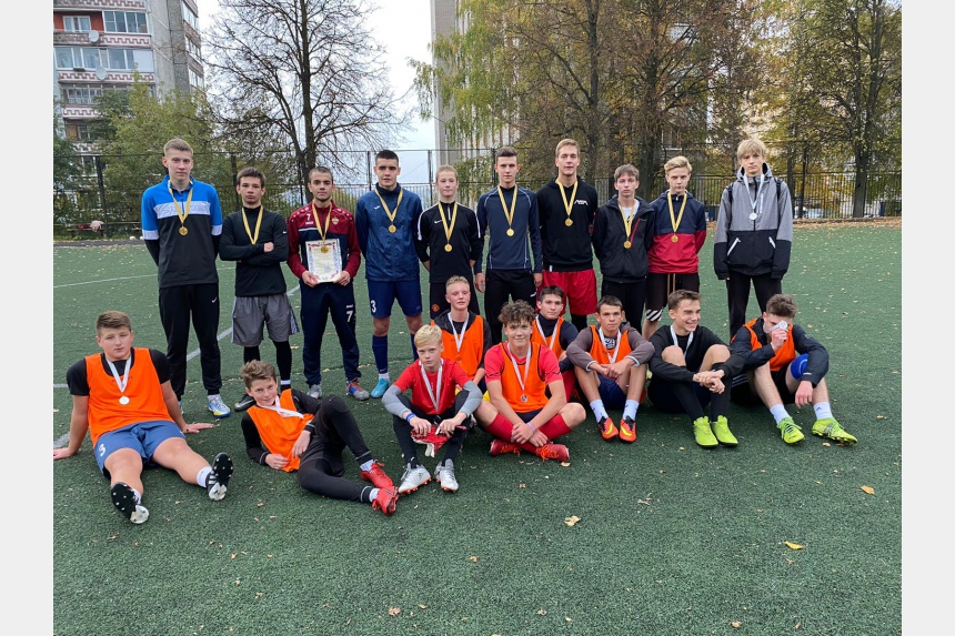 детская футбольная команда. фильм про американский футбол на реальных событиях. детский турнир по футболу скфо в моздоке золотая осень. юношеский футбол. сериал про футбольную команду сша.