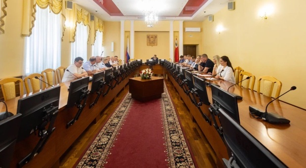 На еженедельном оперативном совещании в Администрации Смоленска обсудили вопросы подготовки к отопительному периоду