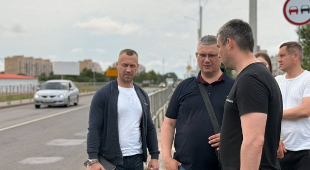 Александр Новиков совершил обход ряда улиц, дворов, общественных пространств Смоленска