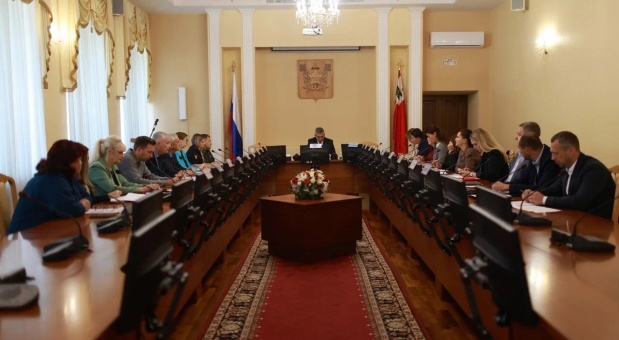Глава Смоленска провел заседание рабочей группы по подготовке к празднованию Дня города и 82-й годовщины освобождения Смоленска от фашистских захватчиков