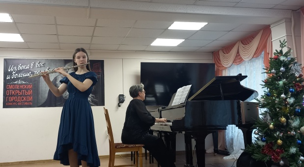 Пятый городской фестиваль-конкурс «Из века в век и больше, чем века» прошел в Смоленске