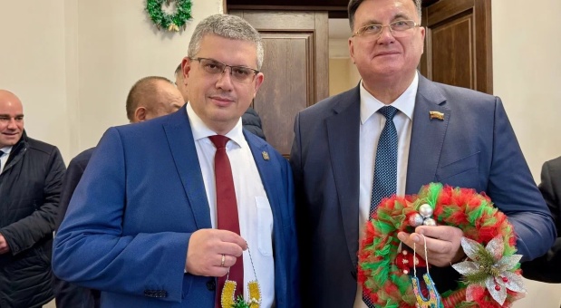 Александр Новиков посетил благотворительную выставку-ярмарку «От сердца к сердцу»