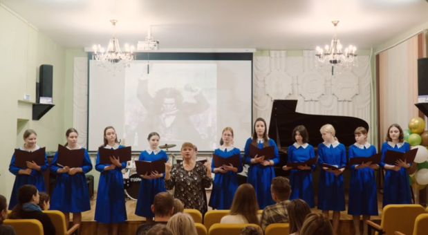 В Смоленске продолжаются беседы-концерты Детской городской общедоступной филармонии