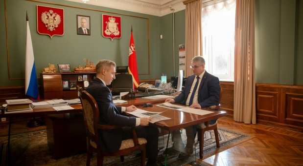 Александр Новиков доложил губернатору Василию Анохину об итогах работы администрации Смоленска за 2025 год