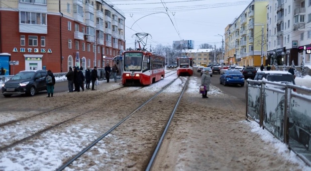 В связи со сложными погодными условиями движение муниципального пассажирского транспорта осуществляется с отклонениями от установленного расписания