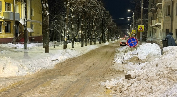 Александр Новиков лично контролирует, как идет уборка снега в Смоленске