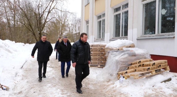 Глава города проверил ход ремонтных работ в детском саду № 51 «Росинка»