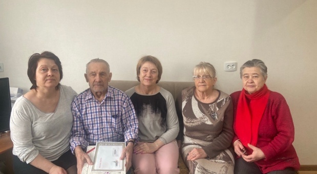 В Смоленске поздравили с 90-летием ветерана Великой Отечественной войны Фёдора Нечаева