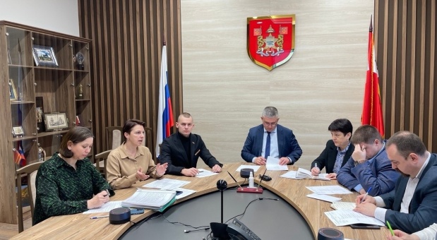 Александр Новиков провел заседание конкурсной комиссии «Лучший муниципальный служащий Администрации города Смоленска»