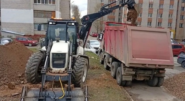 Началась установка новых детских площадок во всех трёх районах Смоленска