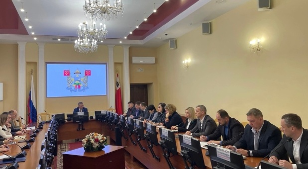 Глава Смоленска поручил привести в порядок все детские площадки до середины ноября