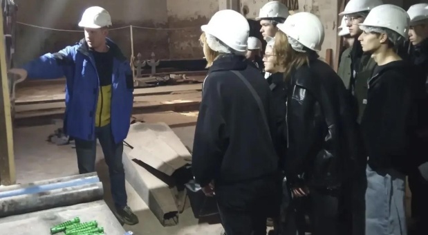 Смоленские студенты побывали в реставрируемом Смоленском костеле